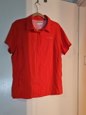 Columbia Women's Red Short-Sleeve Button-Front Shirt